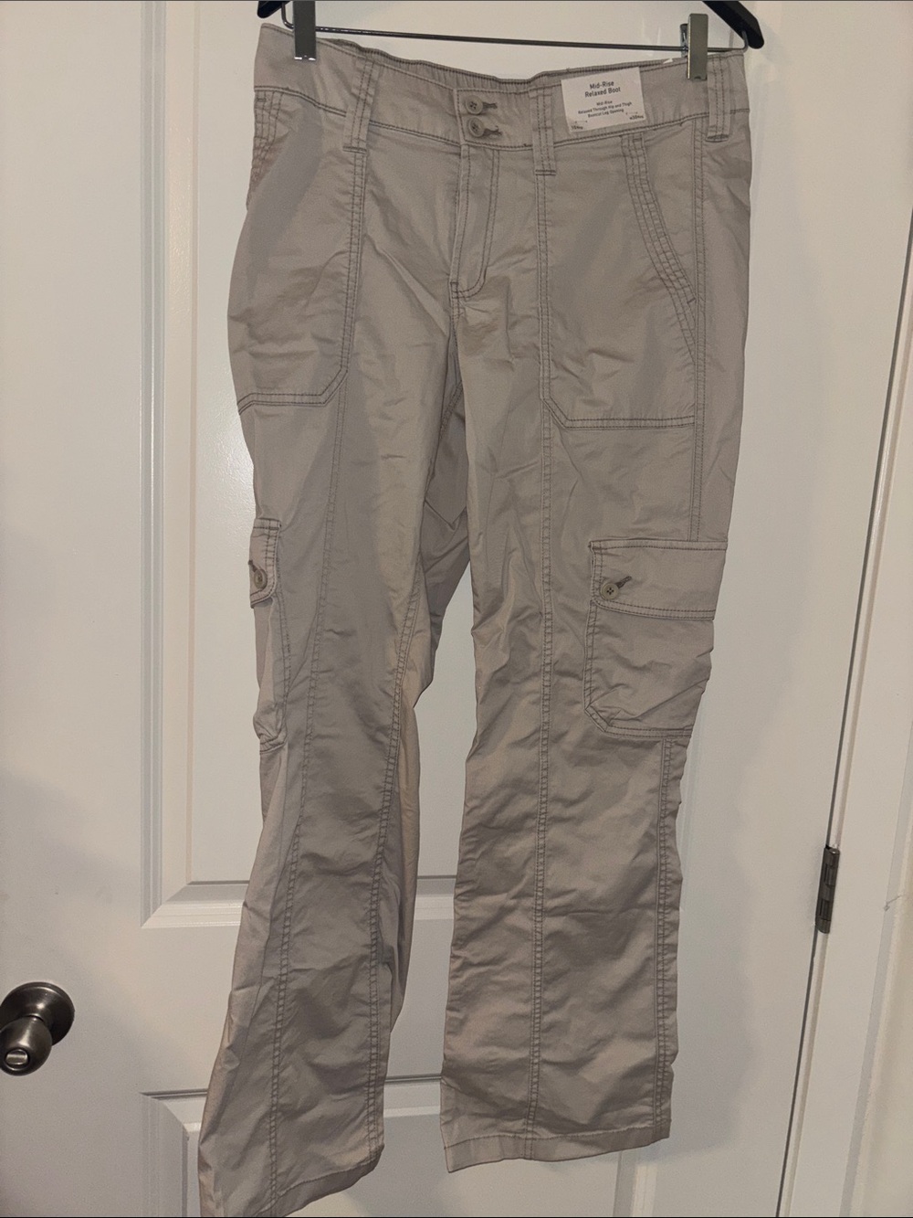 Hollister Women's Mid Rise Relaxed Boot Cargo Pants 10 R 30 W